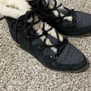 Sorel Black and Cream Winter Boots